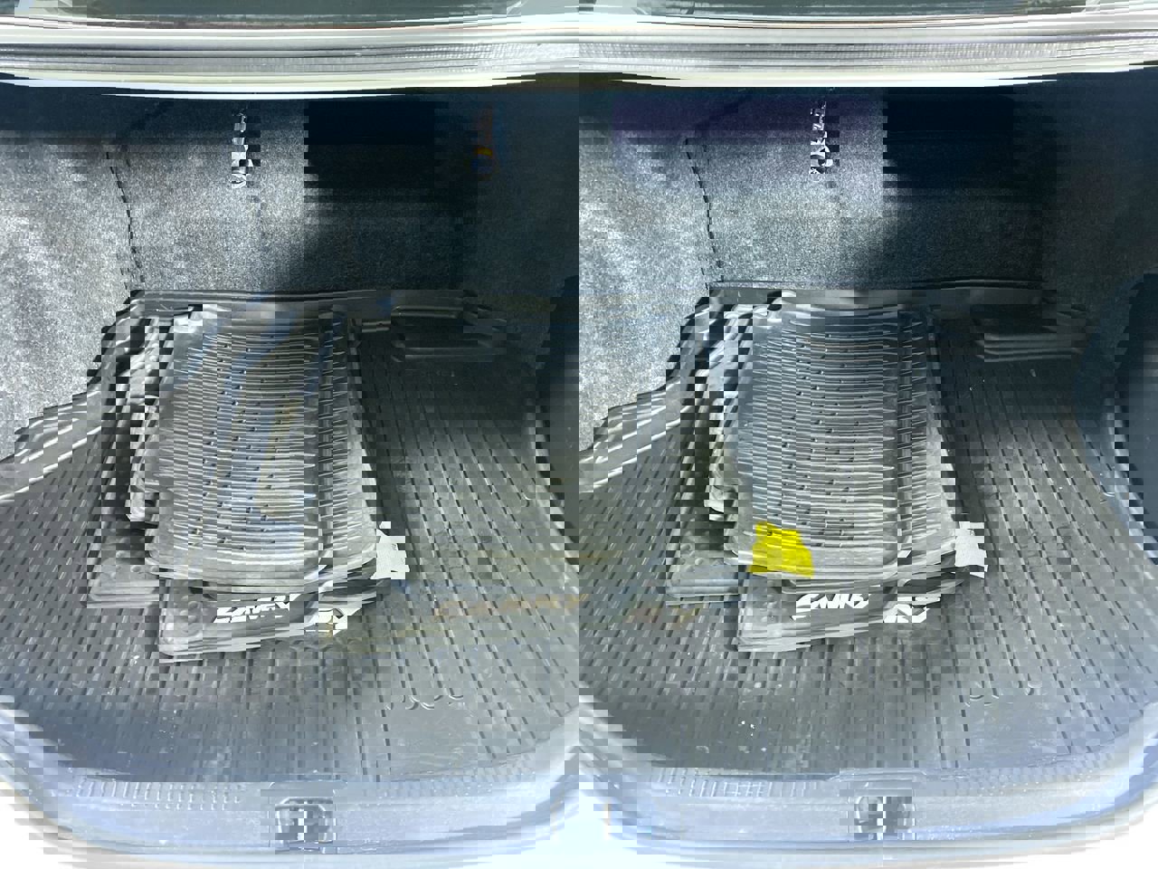 Used 2015 Toyota Camry LE image 32