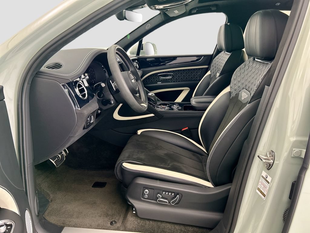 Used 2023 Bentley Bentayga Speed AWD/4WD image 18