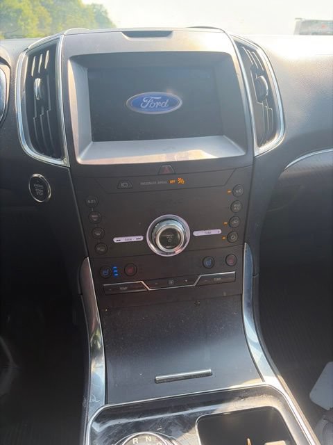 Used 2020 Ford Edge Titanium w/ Equipment Group 301A AWD/4WD image 14