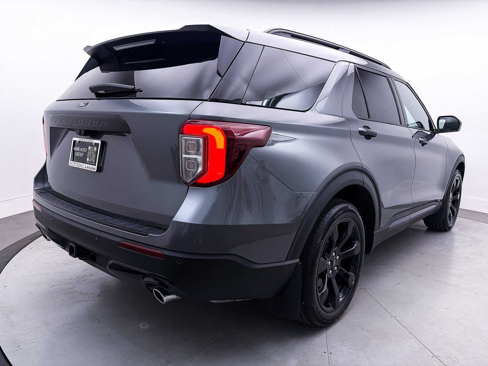 Used 2023 Ford Explorer ST-Line w/ Class IV Trailer Tow Package image 16