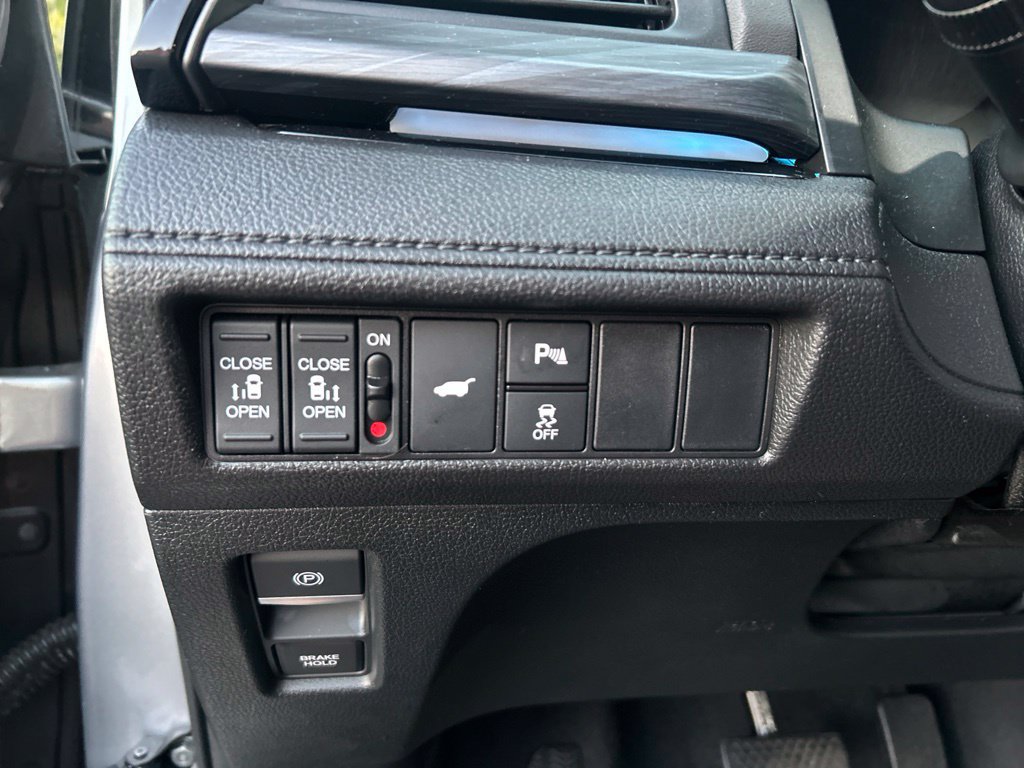 Used 2025 Honda Odyssey Elite image 18