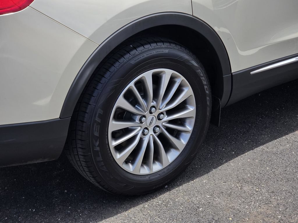 Used 2016 Lincoln MKX Select w/ Select Plus Package FWD image 35
