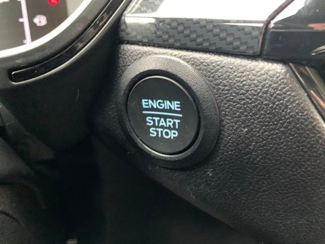 Certified 2025 Ford Escape ST-Line AWD/4WD image 18