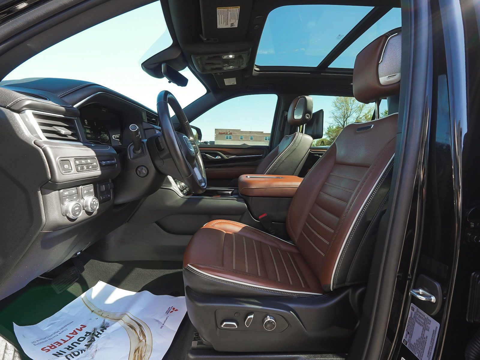 Used 2023 GMC Yukon XL Denali Ultimate AWD/4WD image 32