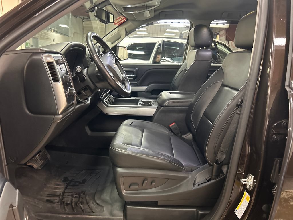 Used 2018 Chevrolet Silverado 1500 LTZ Z71 w/ LTZ Plus Package AWD/4WD image 14