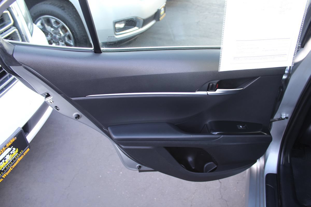 Used 2019 Toyota Camry LE w/ Carpet Mat Package FWD image 22