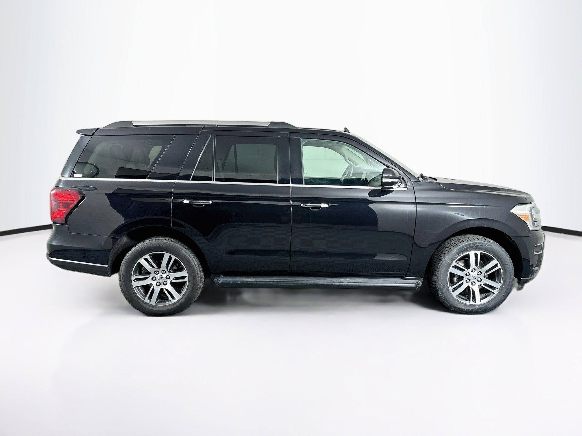 Used 2024 Ford Expedition Limited AWD/4WD image 10