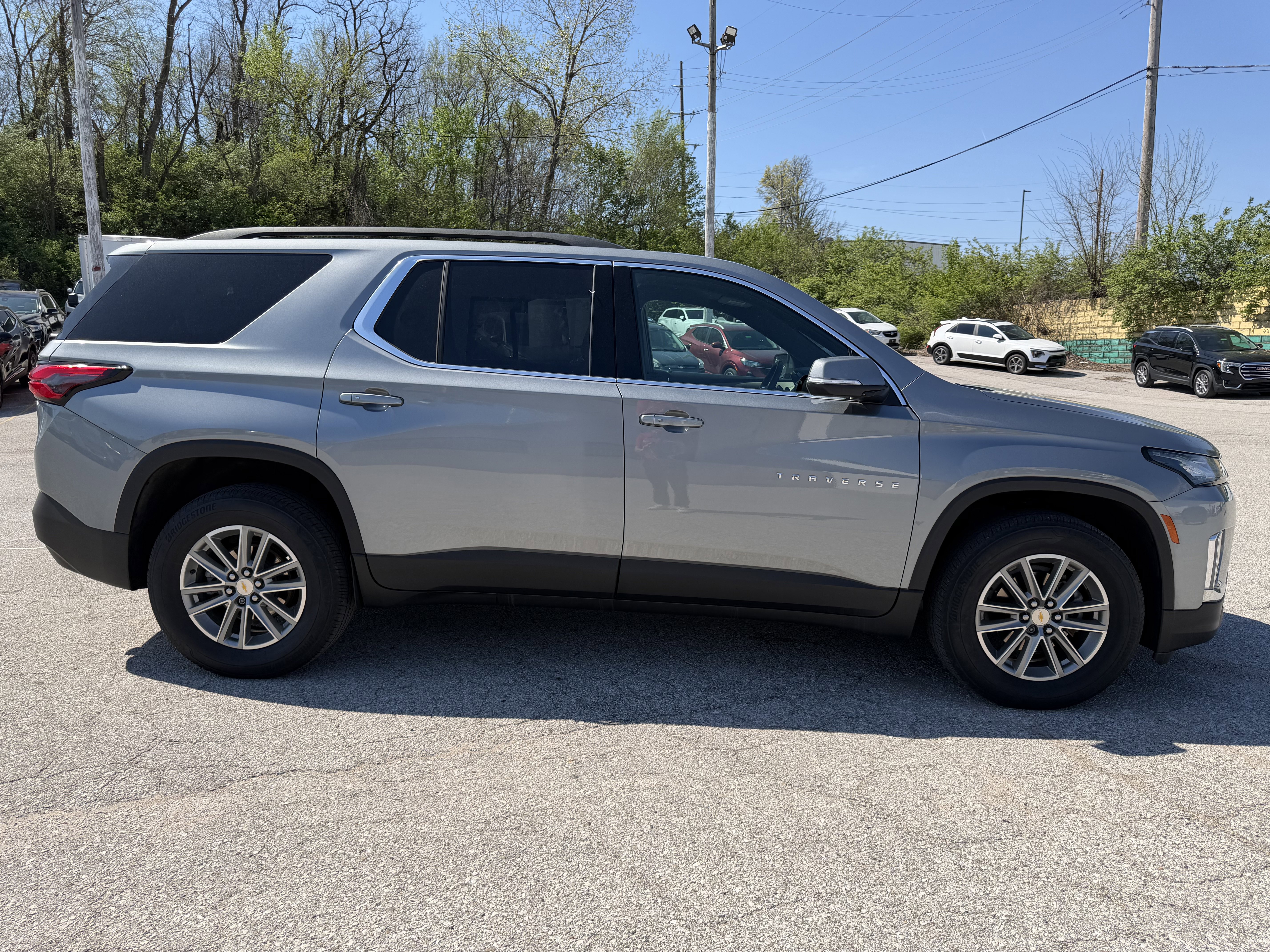 Used 2023 Chevrolet Traverse LT image 8