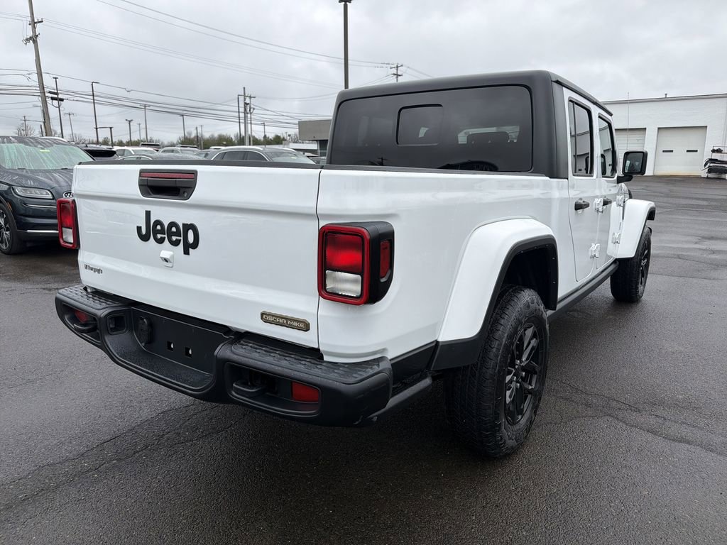 Used 2023 Jeep Gladiator Sport AWD/4WD image 5