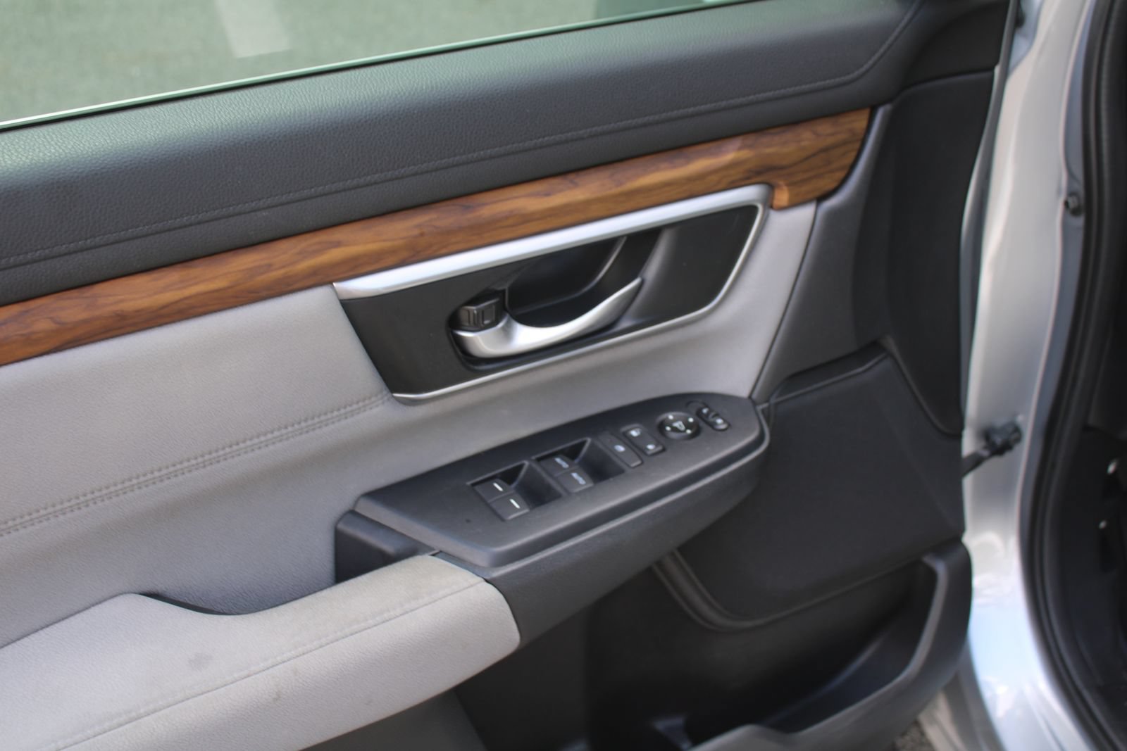 Used 2019 Honda CR-V EX image 18