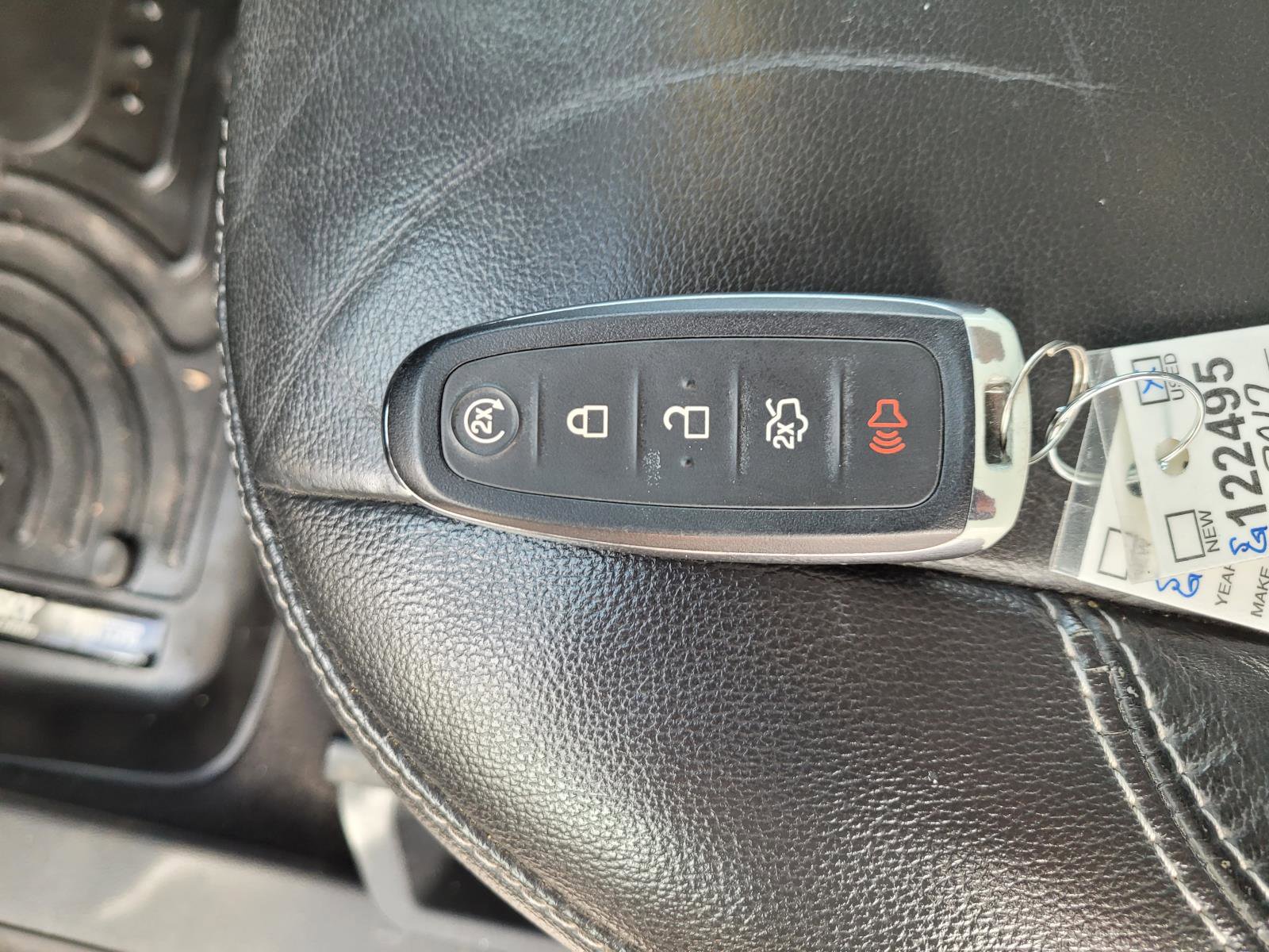 Used 2017 Ford Escape Titanium w/ Equipment Group 301A AWD/4WD image 28