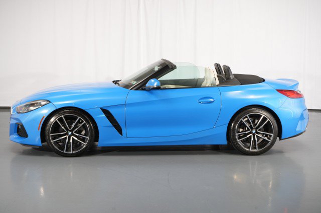 Used 2020 BMW Z4 sDrive30i w/ M Sport Package RWD image 2