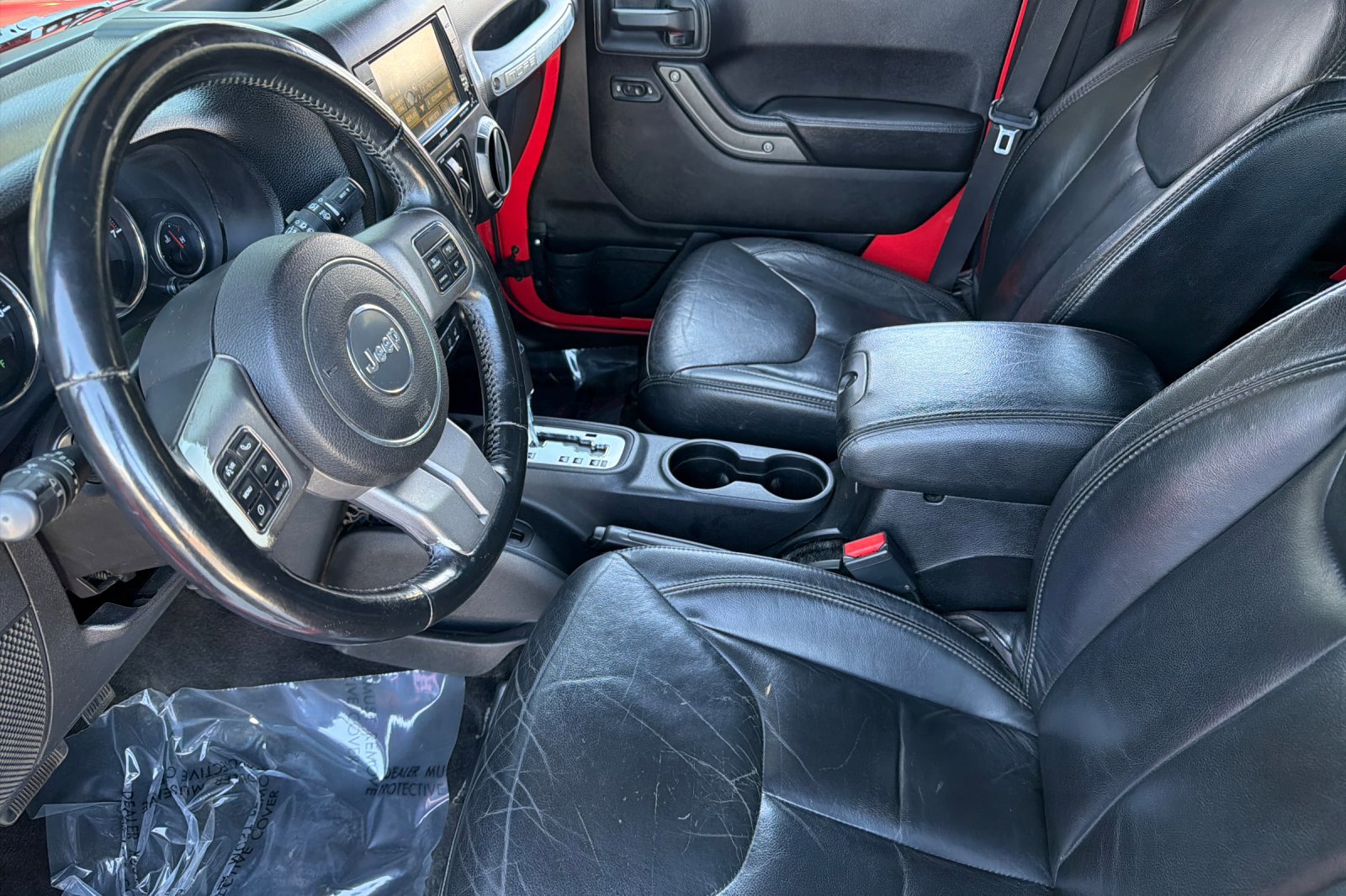 Used 2013 Jeep Wrangler Unlimited Sahara w/ Connectivity Group image 10