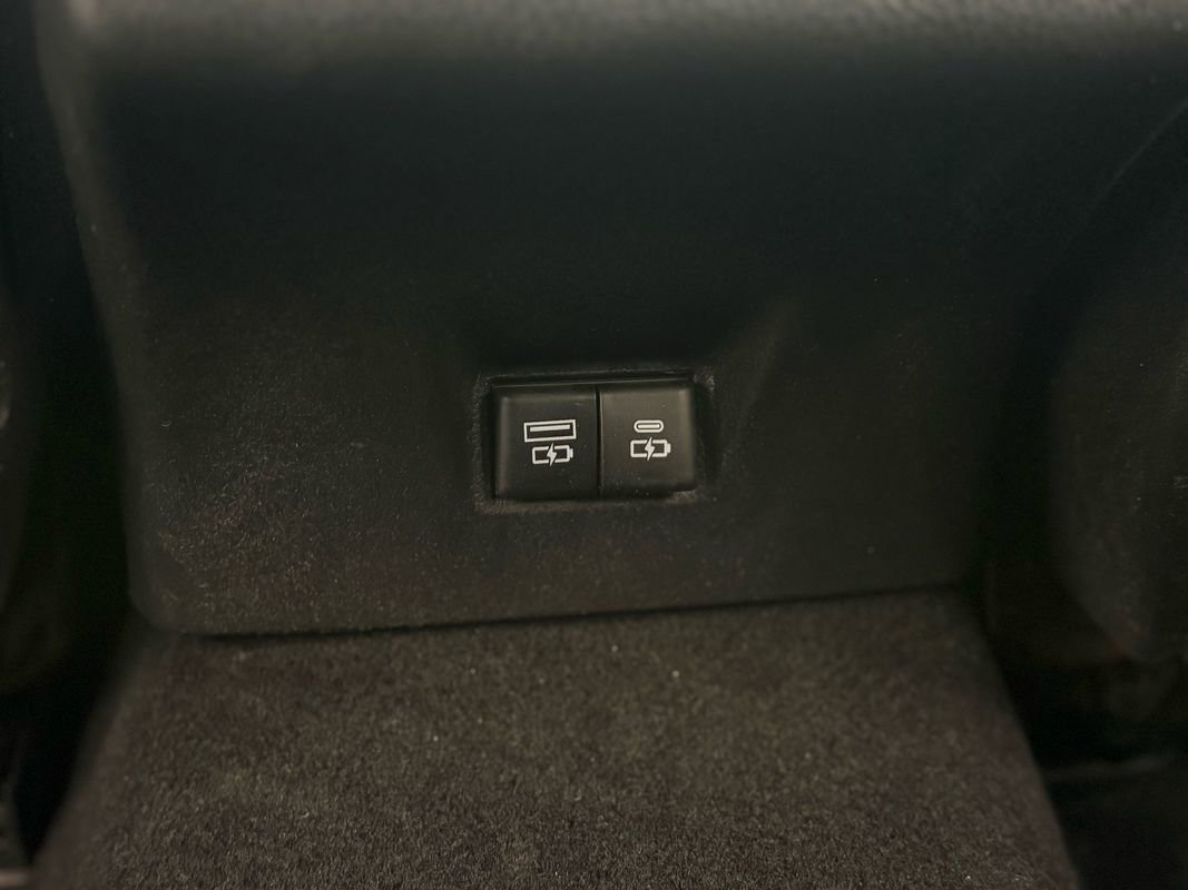 Used 2025 Toyota Camry LE FWD image 27