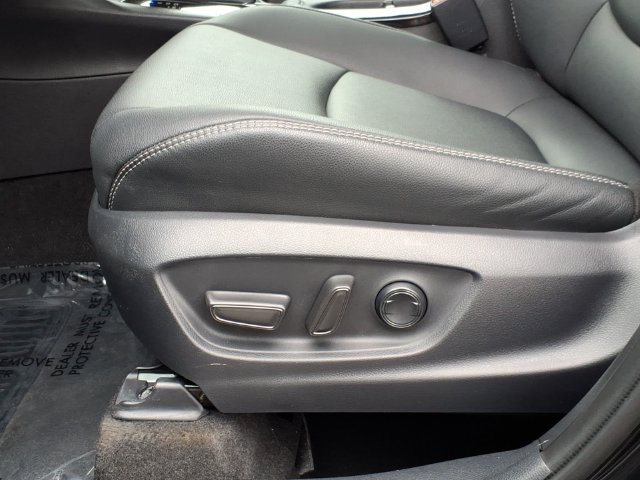 Certified 2025 Toyota Corolla Cross XLE FWD image 16