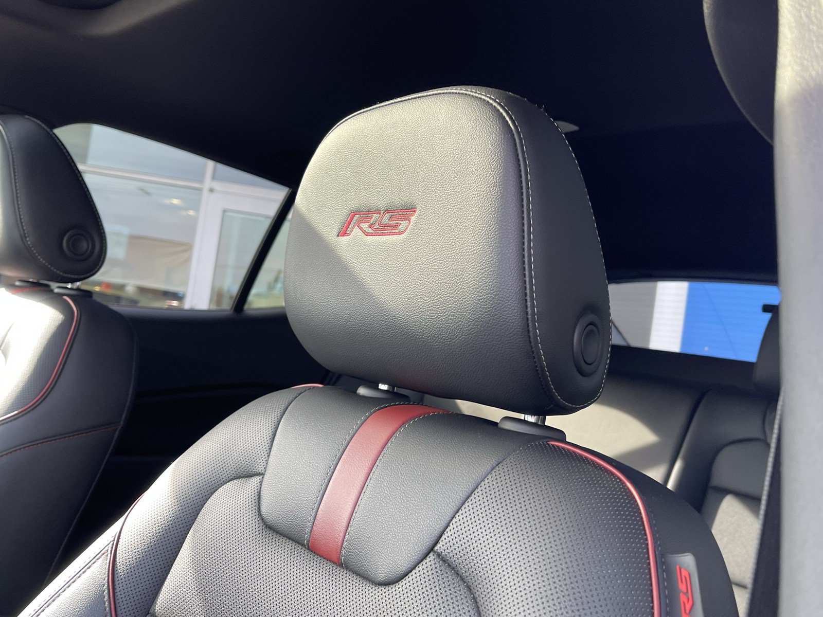 Used 2024 Chevrolet Trax RS w/ Sunroof Package FWD image 22
