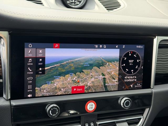 Used 2025 Porsche Macan Turbo image 24