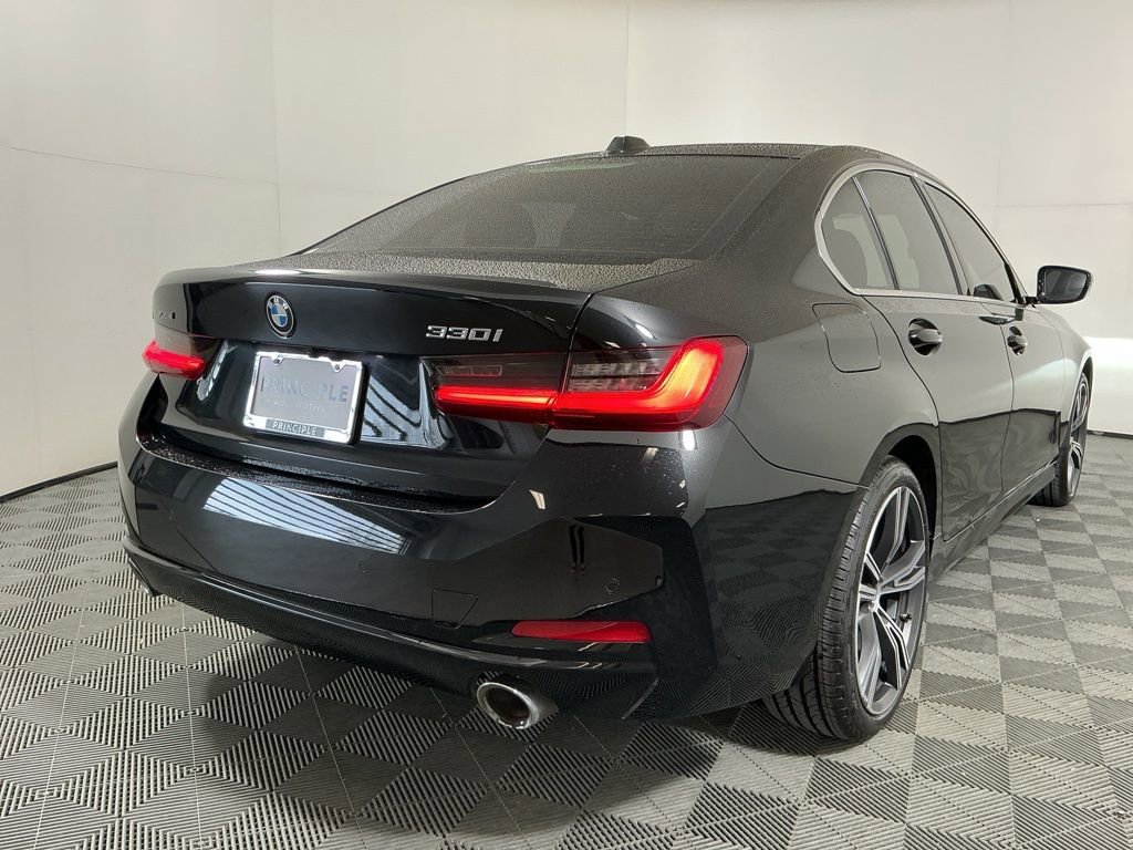 Certified 2024 BMW 330i xDrive Sedan w/ Convenience Package AWD/4WD image 5