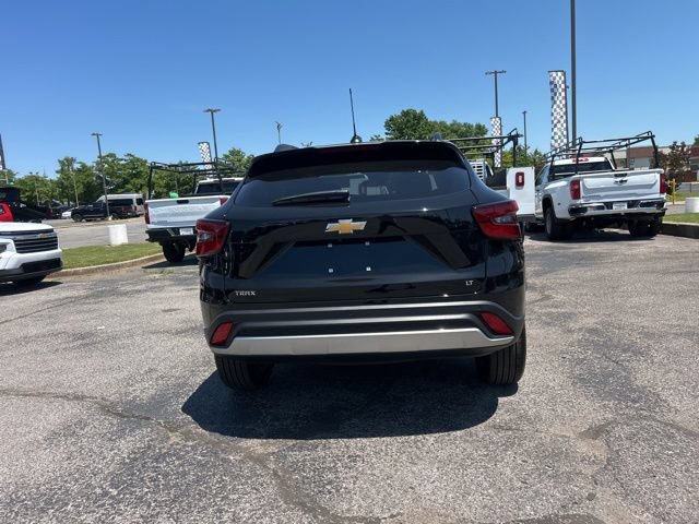 New 2026 Chevrolet Trax LT w/ Driver Confidence Package FWD image 4