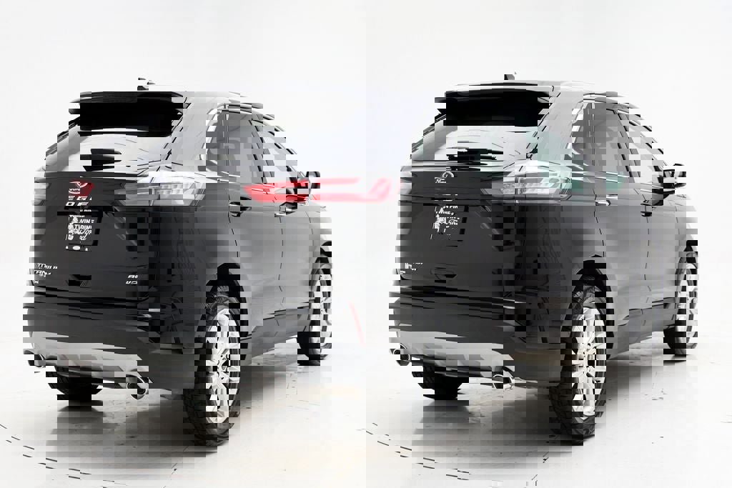 Used 2023 Ford Edge Titanium AWD/4WD image 8