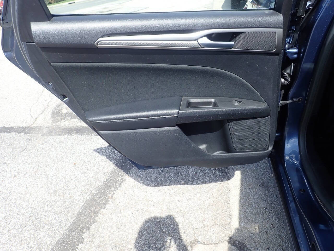 Used 2018 Ford Fusion SE w/ Fusion SE Technology Package image 16