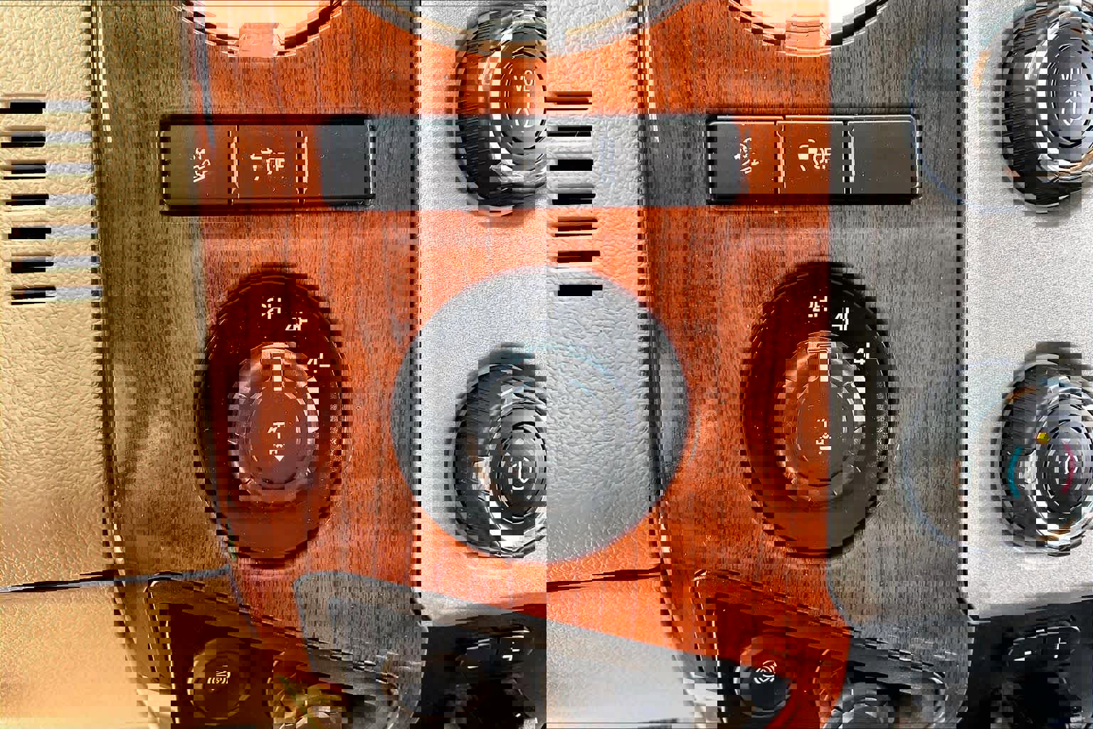 Used 2015 Ford F250 King Ranch image 32