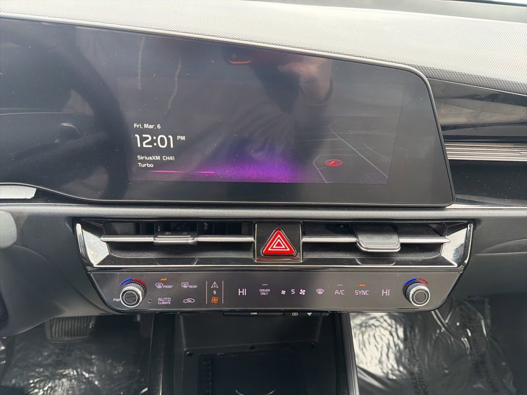 Used 2023 Kia Niro EX image 26