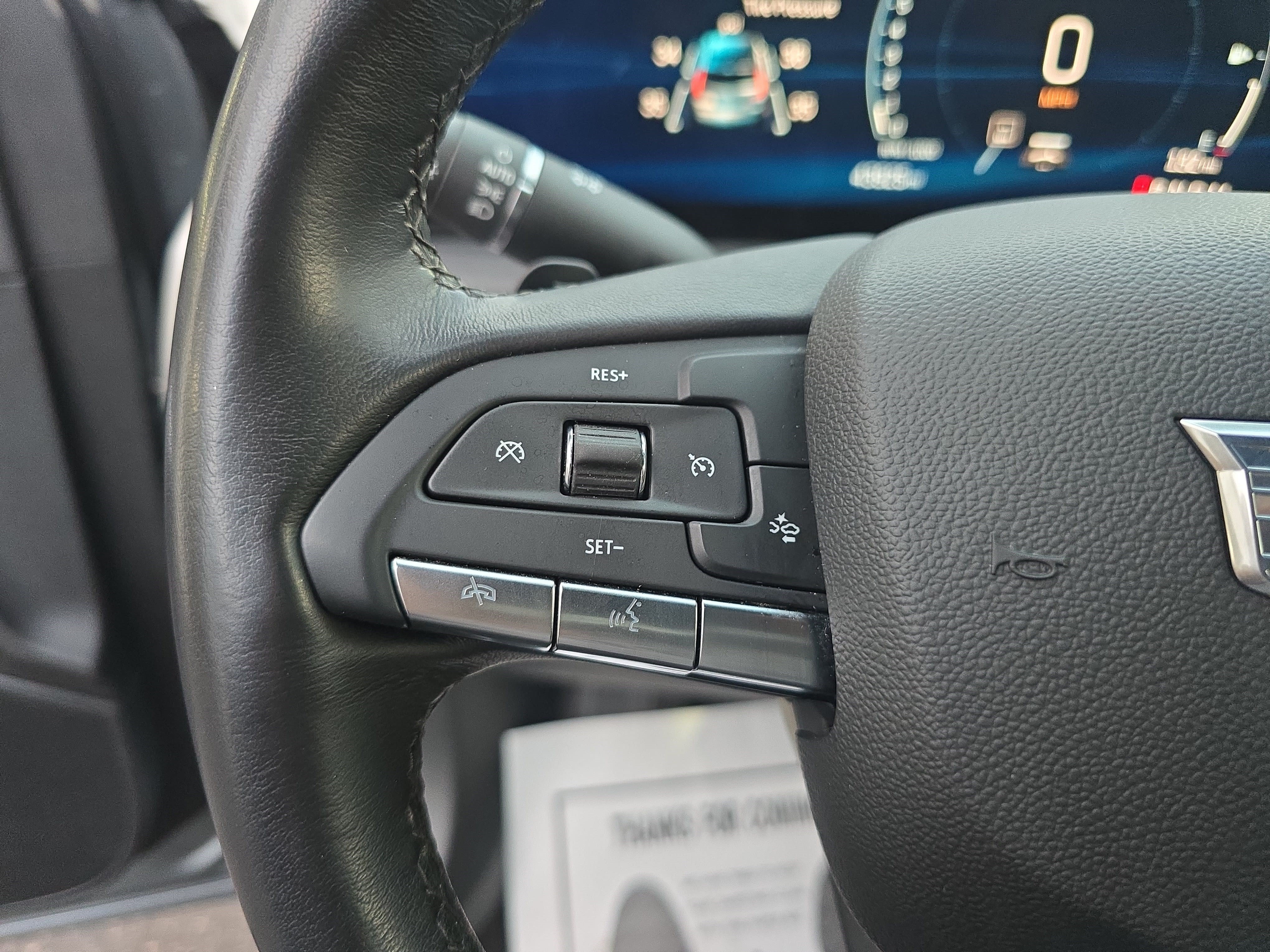 Used 2025 Cadillac XT4 Premium Luxury FWD image 17
