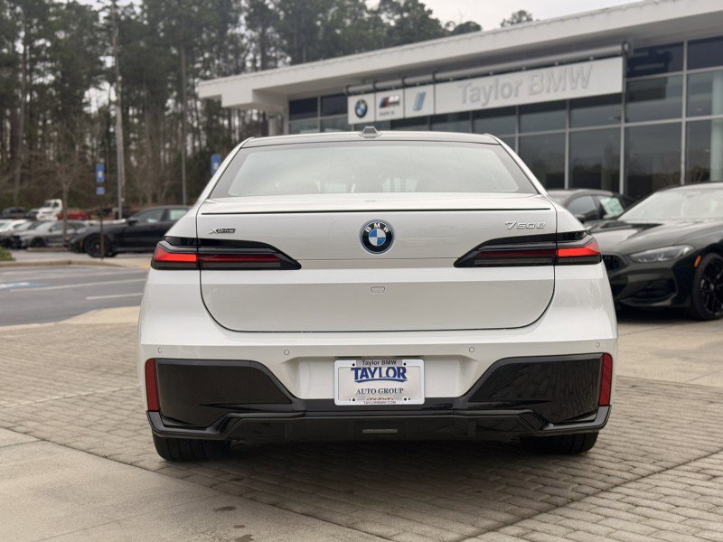 New 2026 BMW 750e xDrive w/ Executive Package image 5