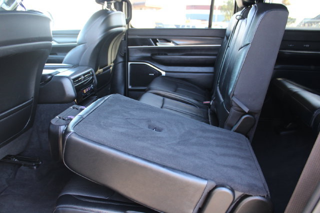 Used 2024 Jeep Wagoneer L Series II AWD/4WD image 48