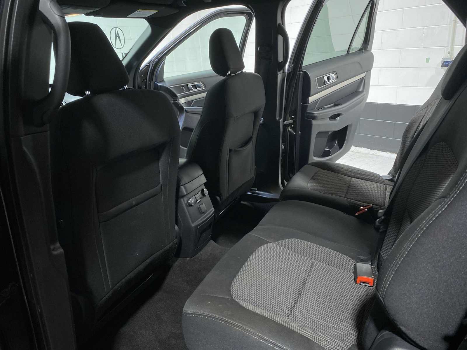 Used 2019 Ford Explorer XLT w/ Equipment Group 201A AWD/4WD image 12