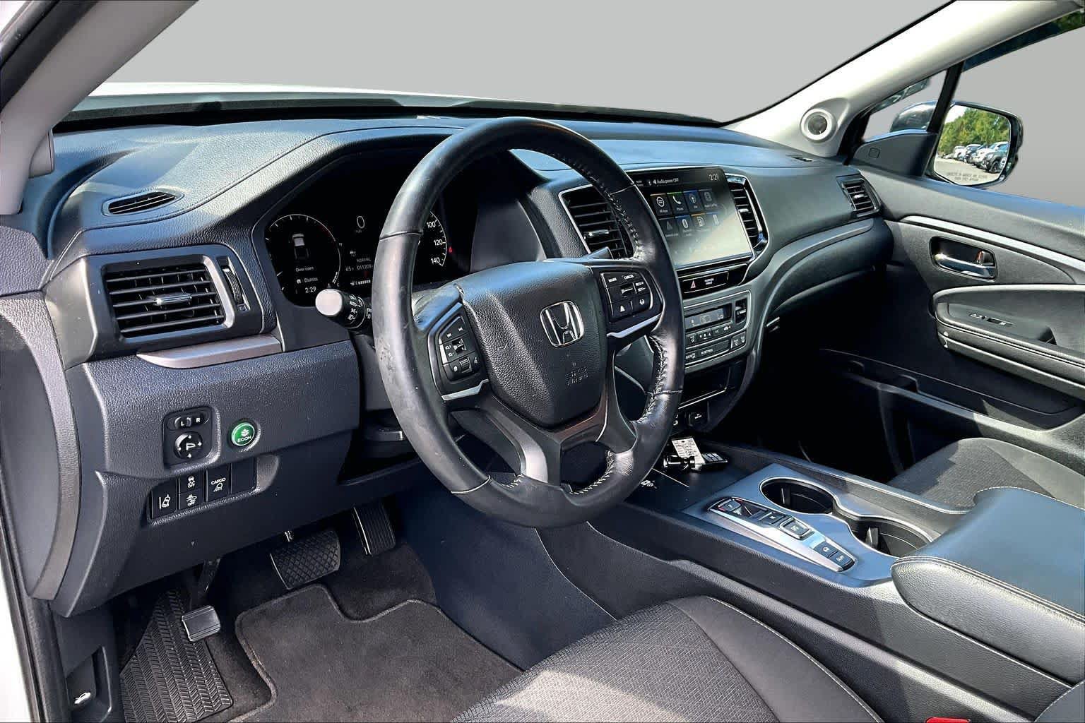 Used 2024 Honda Ridgeline Sport image 16