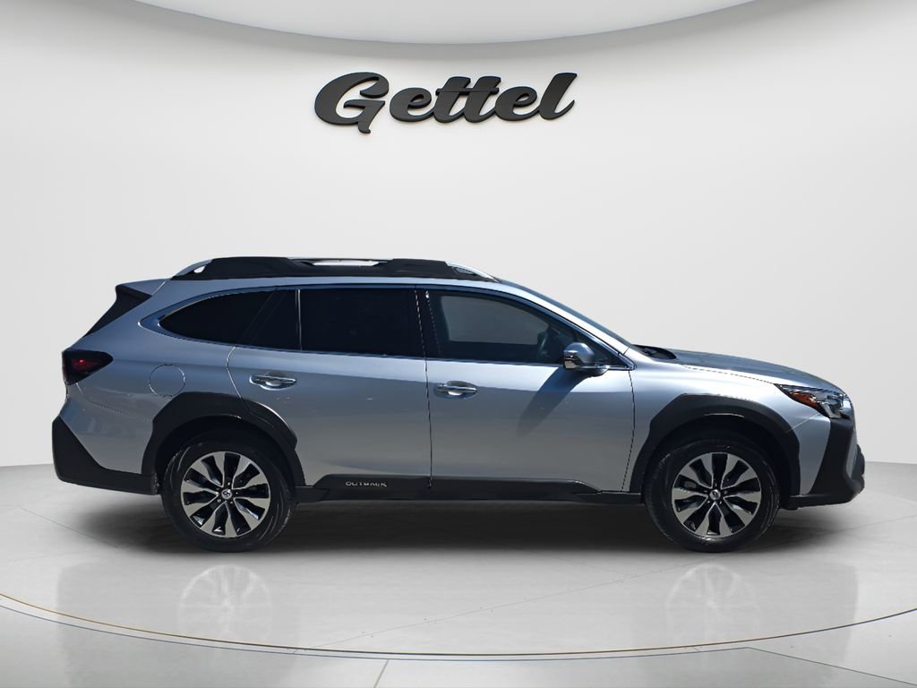 Used 2025 Subaru Outback Touring XT image 3