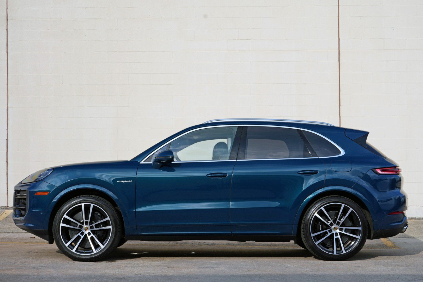 Used 2024 Porsche Cayenne Turbo AWD/4WD image 9