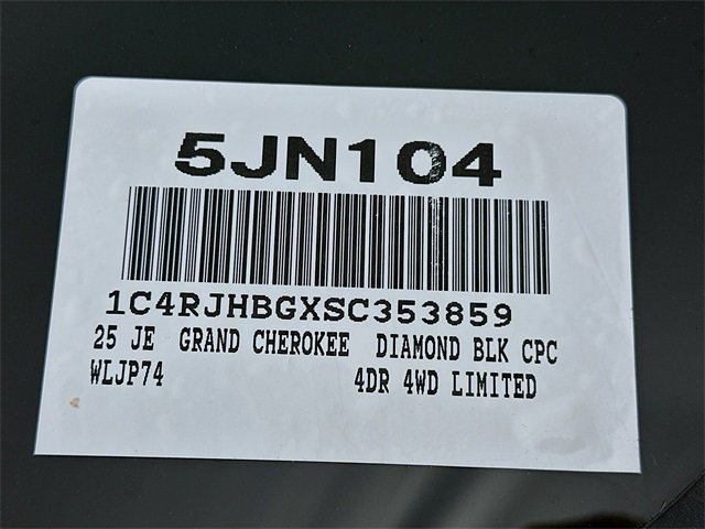 New 2025 Jeep Grand Cherokee Limited w/ Luxury Tech Group II image 24