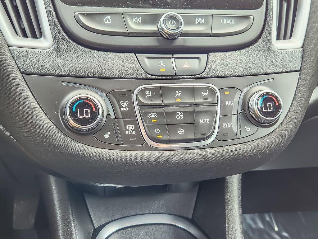 Used 2022 Chevrolet Malibu LT FWD image 13