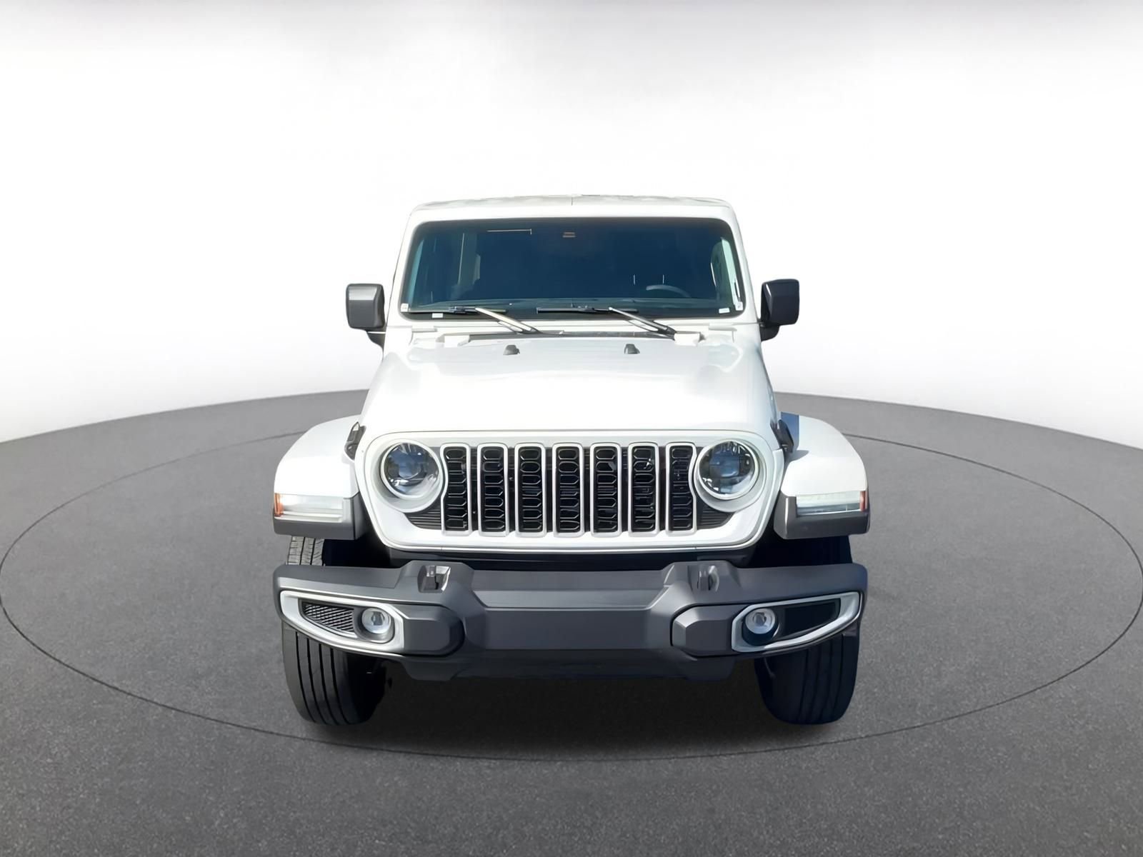 Used 2025 Jeep Wrangler Sahara image 4