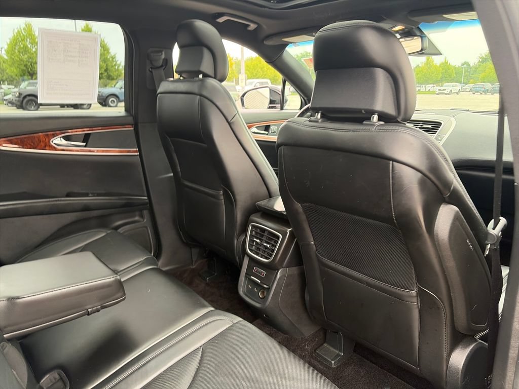 Used 2017 Lincoln MKX Reserve AWD/4WD image 29