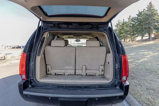 Used 2014 Cadillac Escalade Luxury image 11