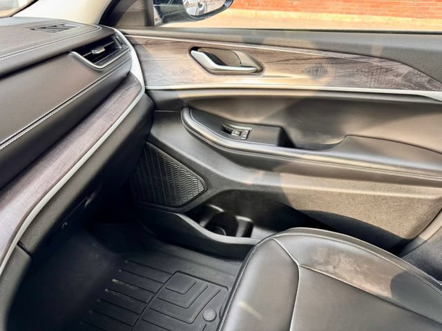Used 2024 Jeep Grand Cherokee L Limited w/ MOPAR Finishing Package AWD/4WD image 16