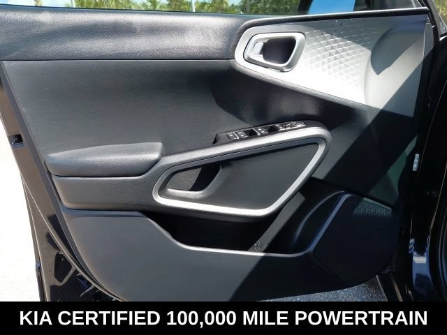Certified 2025 Kia Soul LX FWD image 17