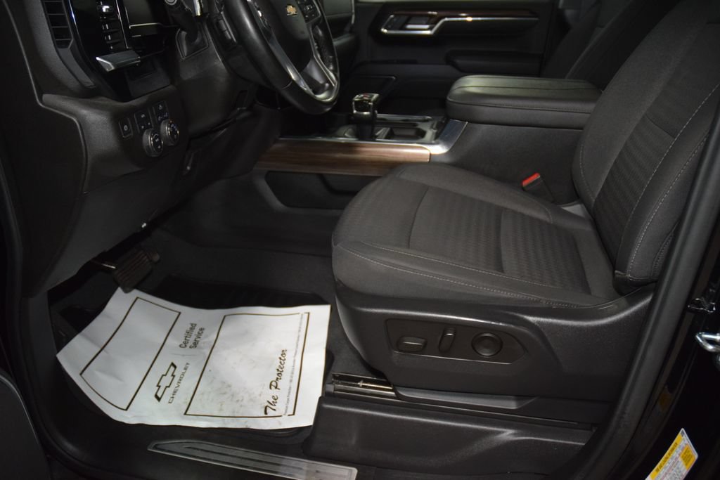 Used 2024 Chevrolet Silverado 1500 LT AWD/4WD image 38