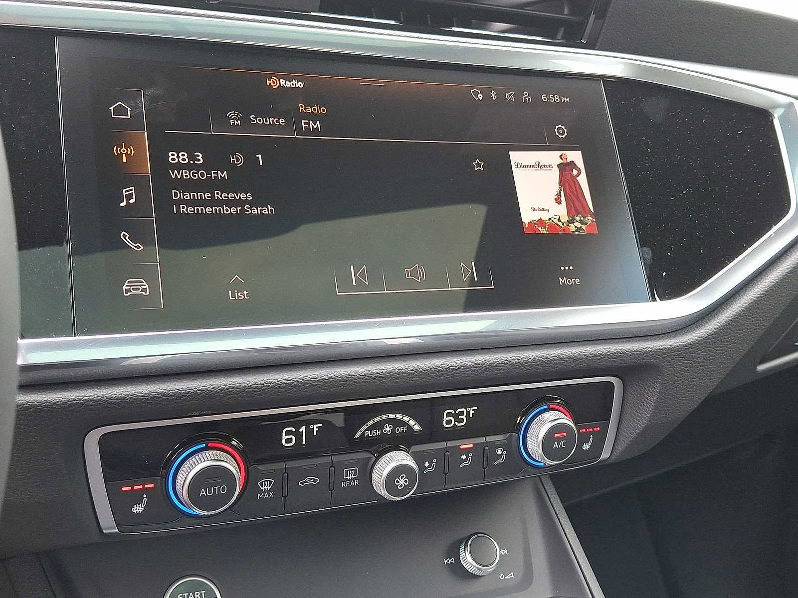 New 2025 Audi Q3 2.0T Premium image 14