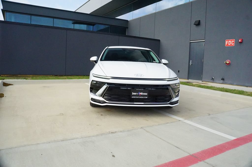 New 2026 Hyundai Sonata SEL FWD image 2