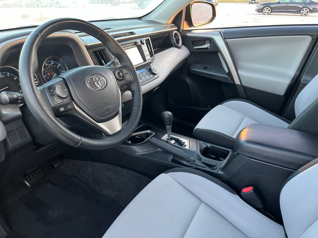 Used 2018 Toyota RAV4 XLE w/ Plus Extra Value Package FWD image 19