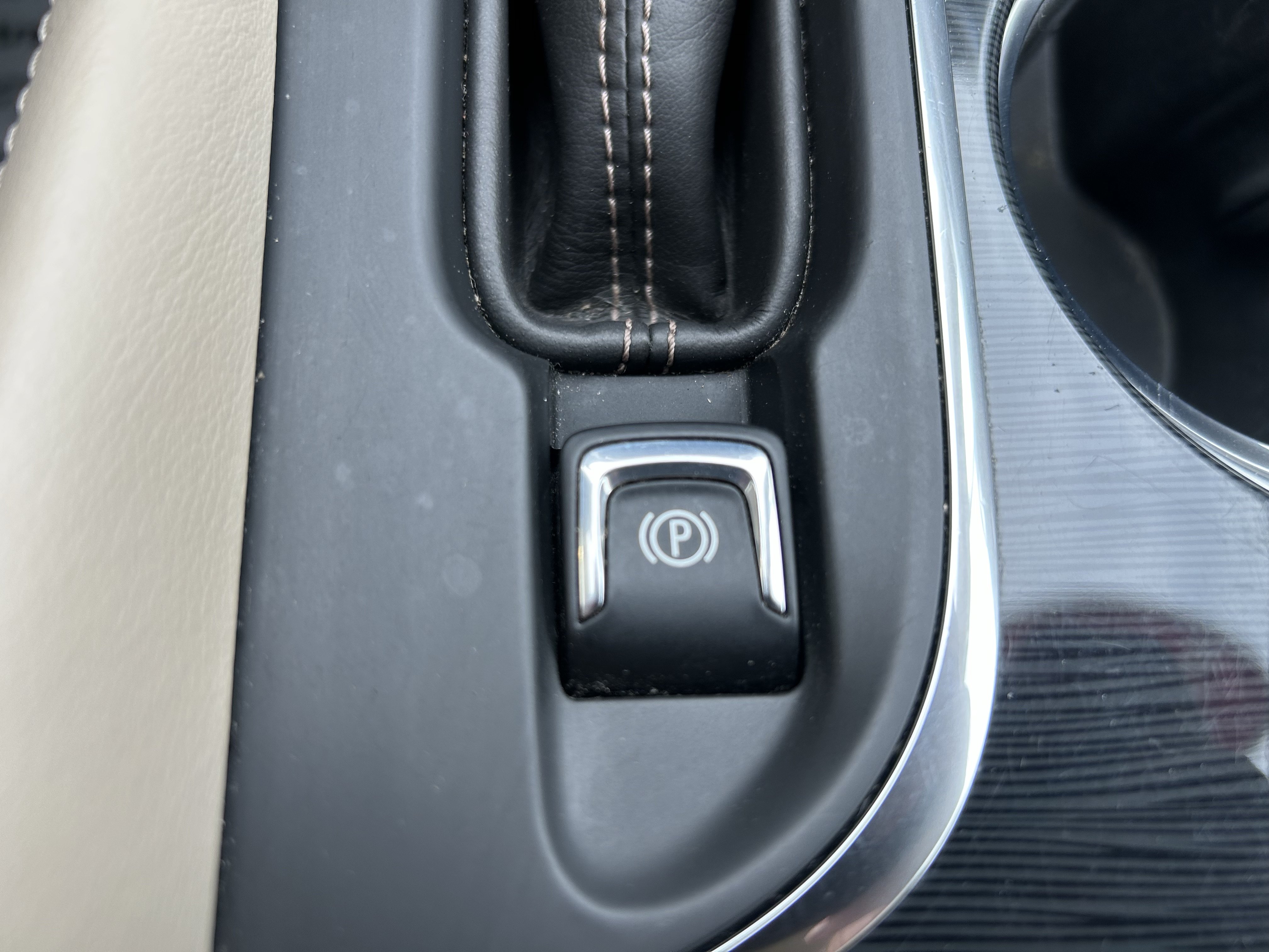 Used 2017 Buick Envision Premium w/ Driver Confidence Package AWD/4WD image 32