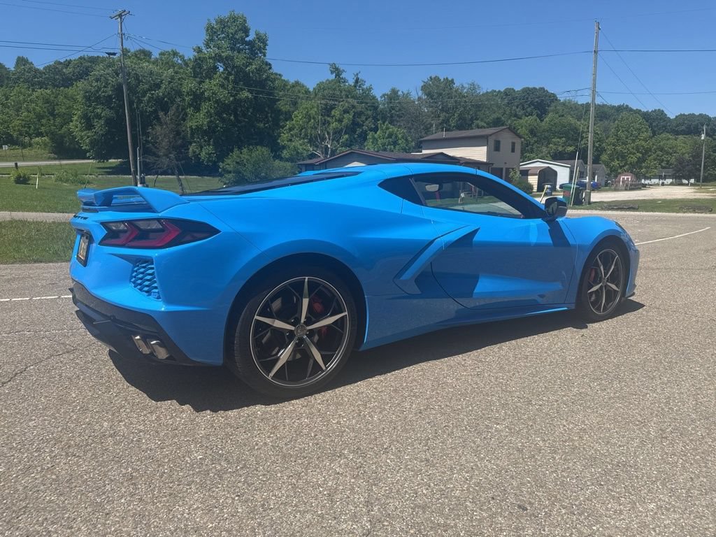 Used 2022 Chevrolet Corvette Stingray Premium Cpe w/ Z51 Performance Package RWD image 4