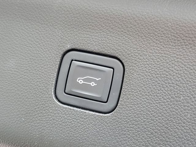 Used 2023 Buick Enclave Essence w/ Experience Buick Package image 10