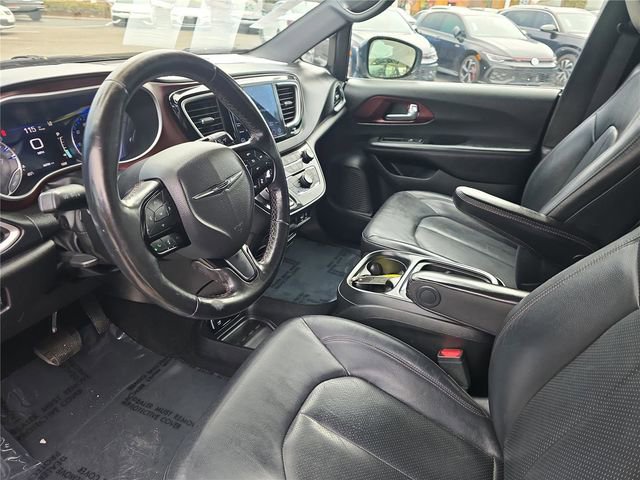 Used 2020 Chrysler Pacifica Touring-L image 17