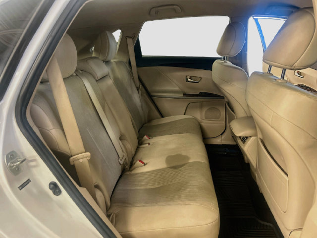Used 2013 Toyota Venza LE FWD image 24